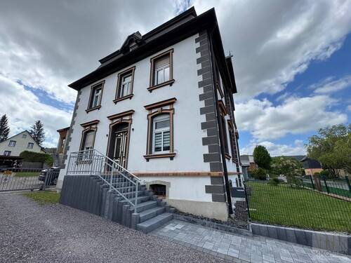 Hofeinfahrt - Mehrfamilienhaus, Wohnhaus in Königsee-Rottenbach