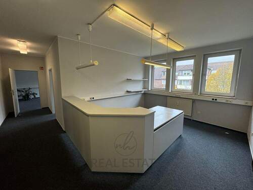 1.jpg - Attraktive Bürofläche in Bramfeld – Starten Sie durch!