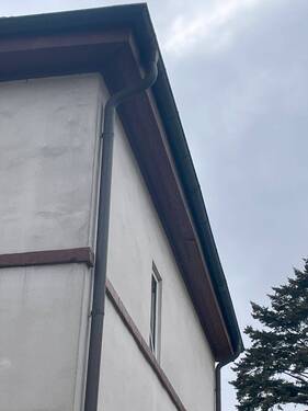 Dachbereich, Eckansicht, Unterbau Giebel - 