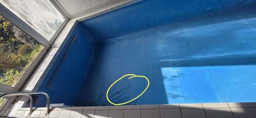Pool mit Flicken, Poolhaus - 