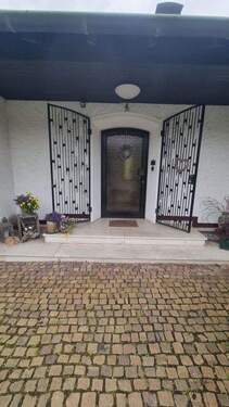 Eingangsbereich - 7 Zimmer Einfamilienhaus zum Kaufen in Breitscheid-Siebenmorgen