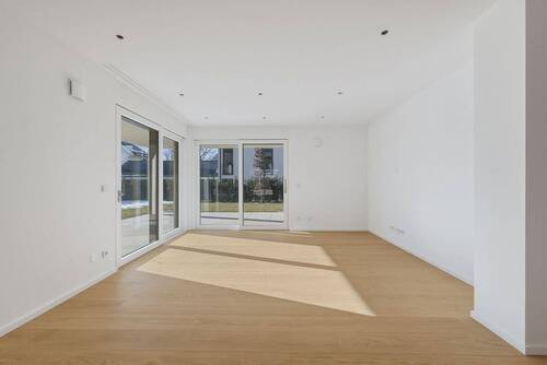 Wohnzimmer - 9 Zimmer Einfamilienhaus zum Kaufen in Straßlach-Dingharting