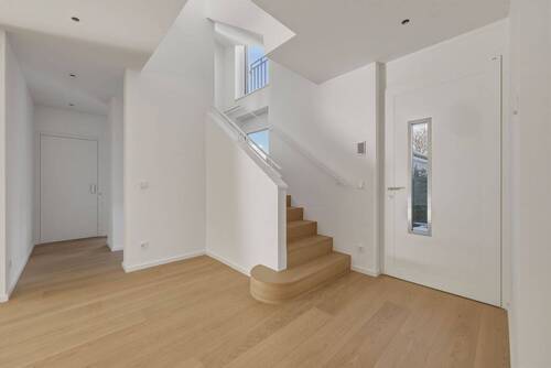 Eingangsbereich - 9 Zimmer Einfamilienhaus in Straßlach-Dingharting