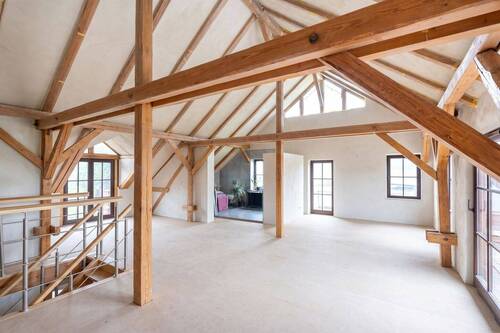 Obergeschoss im Hauptwohnhaus (KI generiert) - Mehrfamilienhaus, Wohnhaus mit 340,00 m&sup2; in Besigheim zum Kaufen
