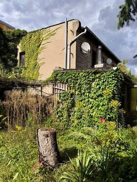Wohnhaus - 6 Zimmer Mehrfamilienhaus, Wohnhaus zum Kaufen in Schkopau