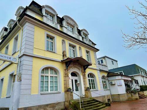 Villa und Anbauten - Gewerbeobjekt (Büro, Produktion, Verkauf) zum Kaufen in Bad Nenndorf