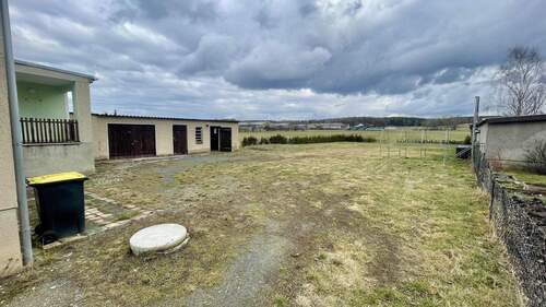 Hof und Garten - 5 Zimmer Einfamilienhaus zum Kaufen in Neukirch