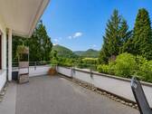 Aussicht Terrasse 2 - 5 Zimmer Etagenwohnung zum Kaufen in Bad Urach