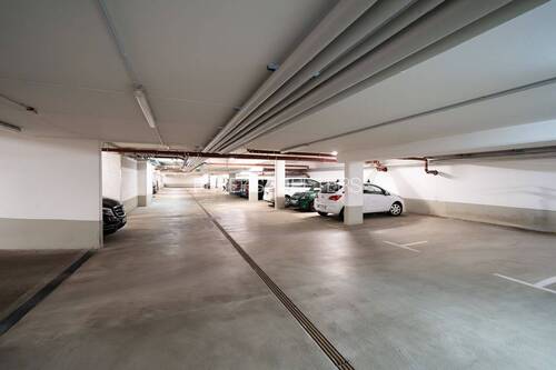 Tiefgaragenstellplatz - 