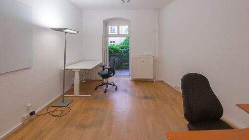 Büroraum 1 - Abschließbares Büro mit Balkon, ruhig, Toplage - All-in-Miete