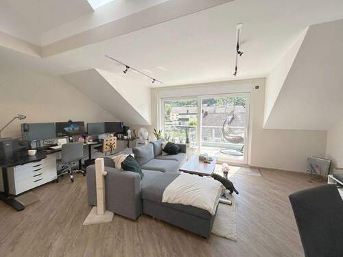 Wohnzimmer - 2 Zimmer Etagenwohnung in Kenn