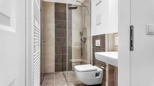 Badezimmer - 2 Zimmer Etagenwohnung zur Miete in Chemnitz