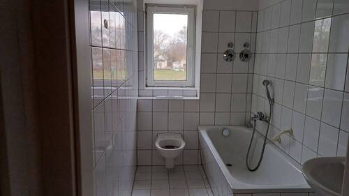 Tageslichtbad - 3 Zimmer Etagenwohnung zur Miete in Merseburg