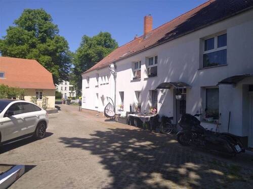Wohnhaus Hofseite 3 - Attraktives Mehrfamilienhaus mit Grundstück und Erweiterungspotential