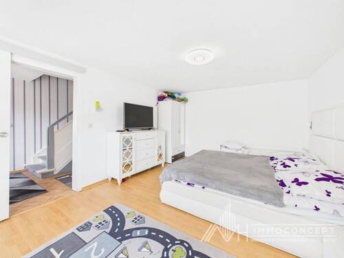 CAM04062G0-PR0045-STILL012 - 