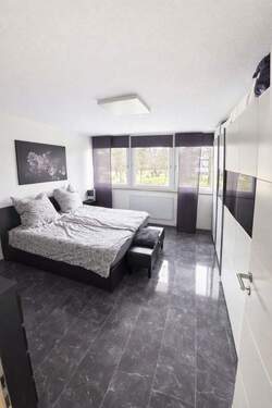 Schlafzimmer - 3 Zimmer Etagenwohnung in Erlangen