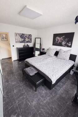 Schlafzimmer - Etagenwohnung mit 83,00 m&sup2; in Erlangen zum Kaufen