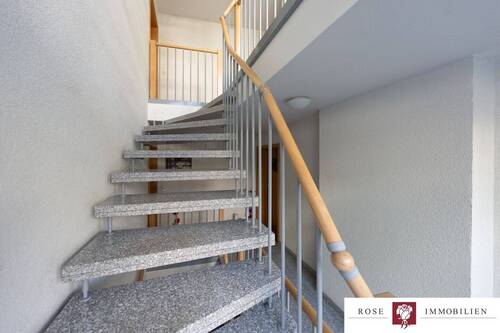 Treppenaufgang zur Wohnung - 