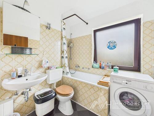 CAM04062G0-PR0043-STILL006 - 