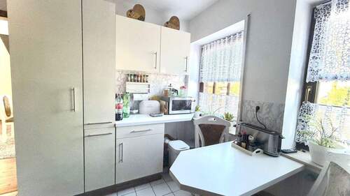 Helle Küche mit Esstisch - Etagenwohnung mit 84,70 m&sup2; in Fürstenau zur Miete