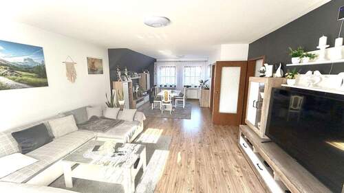 Helle Wohnung mit Terrasse - 