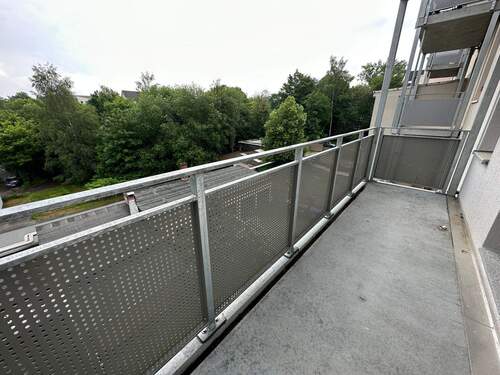 IMG_9724 - 3.. OG + großer Balkon - WG-gerecht - 1. Monat kaltmietfrei