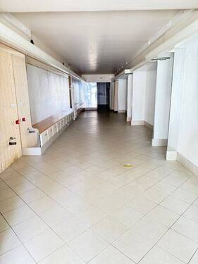 Ladenfläche Theresienplatz (2).JPG - Gewerbeobjekt (Büro, Produktion, Verkauf) in Straubing