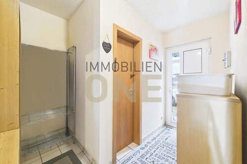 Bild 2 - 6 Zimmer Doppelhaushälfte zum Kaufen in Neutraubling