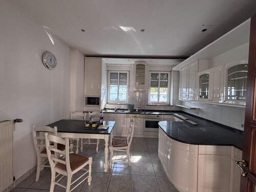 Küche - 4 Zimmer Mehrfamilienhaus, Wohnhaus in Willich