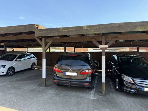 Carport- Stellplatz - 