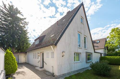 Aussenansicht - AIGNER - Freistehendes Einfamilienhaus mit traumhaftem Garten in Hadern
