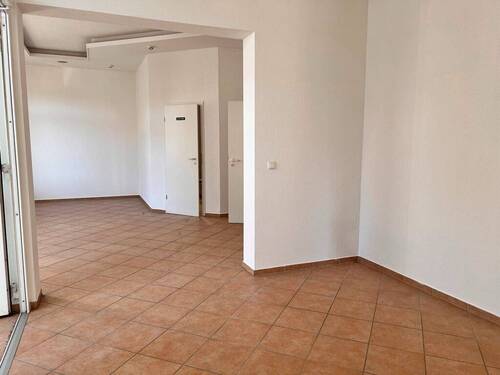 Flur - 6 Zimmer Büro in Netzschkau