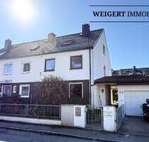 WEIGERT: Charmantes Reiheneckhaus mit Garage, liebevoll angelegtem Garten und vielem mehr - Eichenau