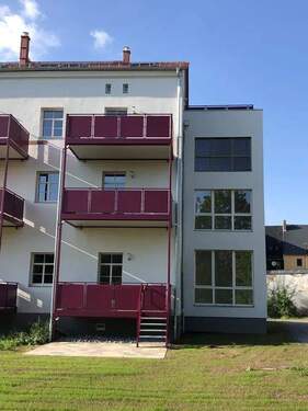 Blick zum Balkon & Terrasse - 