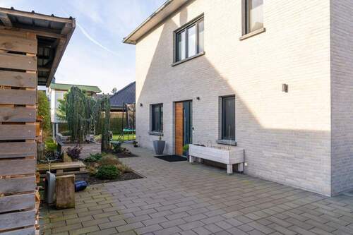 Seitenansicht - 5 Zimmer Einfamilienhaus zum Kaufen in Issum