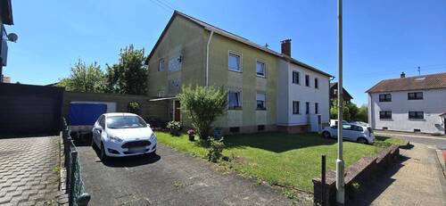 Frontansicht, Einfahrt - 6 Zimmer Mehrfamilienhaus, Wohnhaus zum Kaufen in Bexbach