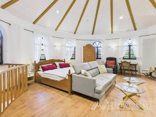 Wohn- und Schlafzimmer - 