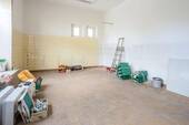 Gewerbeeinheit links - 