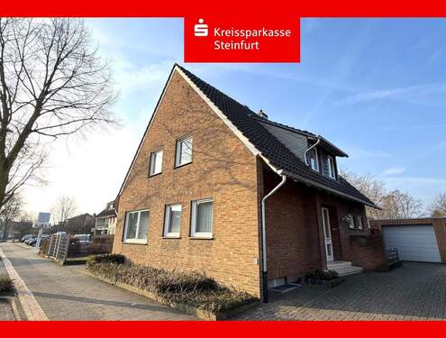 Frontansicht - Groß, gepflegt, gut - 339.000,00&nbsp;EUR Kaufpreis, ca.&nbsp; 135,70&nbsp;m&sup2;&nbsp;Wohnfl&auml;che