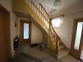 Erdgeschoss: Flur - 9 Zimmer Bauernhaus, Landhaus in Freienorla