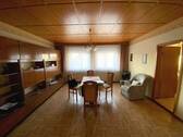 Erdgeschoss: großzügiges Wohnzimmer - Bauernhaus, Landhaus mit 230,00 m&sup2; in Freienorla zum Kaufen