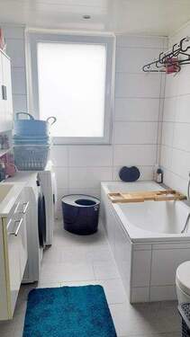 Bad.jpg - Etagenwohnung mit 76,00 m² in Duisburg zur Miete
