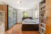 Schlafzimmer 2 OG - 