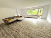 Wohnzimmer - 3 Zimmer Etagenwohnung zur Miete in Kell am See