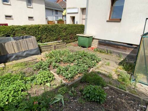 Vorgarten in südlicher Ausrichtung - 