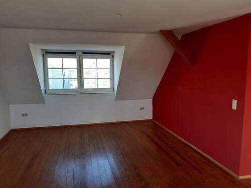 Zimmer - Sanierter Altbau - 1-Zimmer-Eigentumswohnung in Zentrumsähe