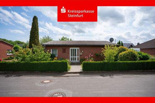 Außenansicht - Energetisch effizienter Bungalow in Altenberge - Wohnen mit Erbbaurecht