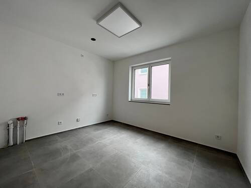 Teeküche - Büro mit 118,00 m&sup2; in Merching zur Miete