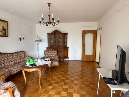 Wohnzimmer - Etagenwohnung mit 87,80 m&sup2; in Mühldorf am Inn zum Kaufen