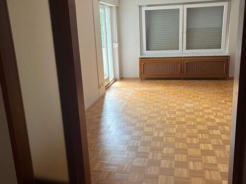 Wohnzimmer - 3 Zimmer Etagenwohnung in Karlsruhe